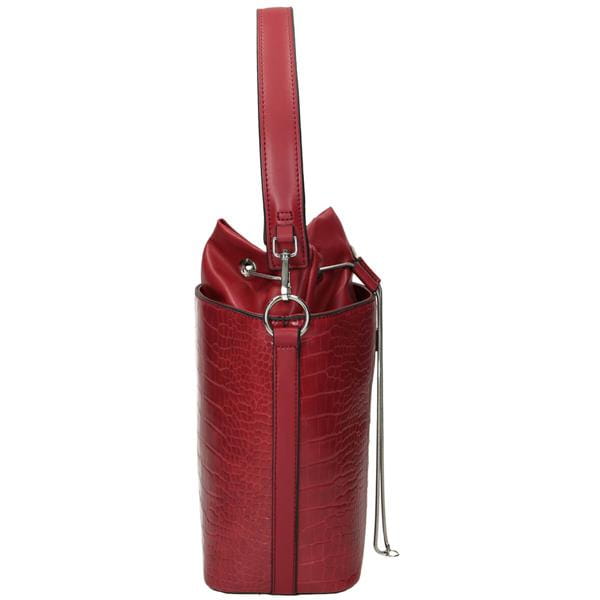 Srebrne dodatki i logo na czerwonej listonoszce Nobo – elegancka torebka damska – Niua.pl