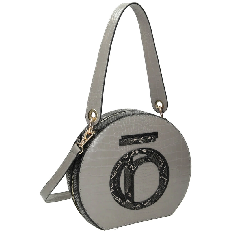 Przód torebki Nobo L0560 z ozdobnym panelem i subtelnym logo marki, modna i funkcjonalna