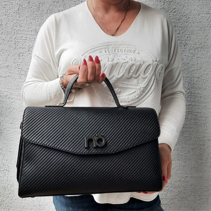 Stylowa czarna torebka Nobo kuferek, elegancka i funkcjonalna dla kobiet