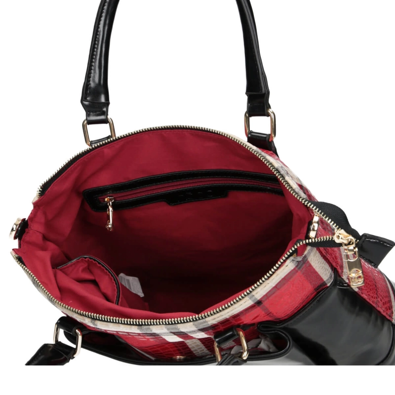 Wnętrze torebki Nobo czarno-czerwonej – jedna komora i trzy kieszonki