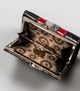 1d3b0b3f9caef6ae9319e430788a4984