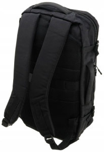 Czarny plecak-torba podróżna