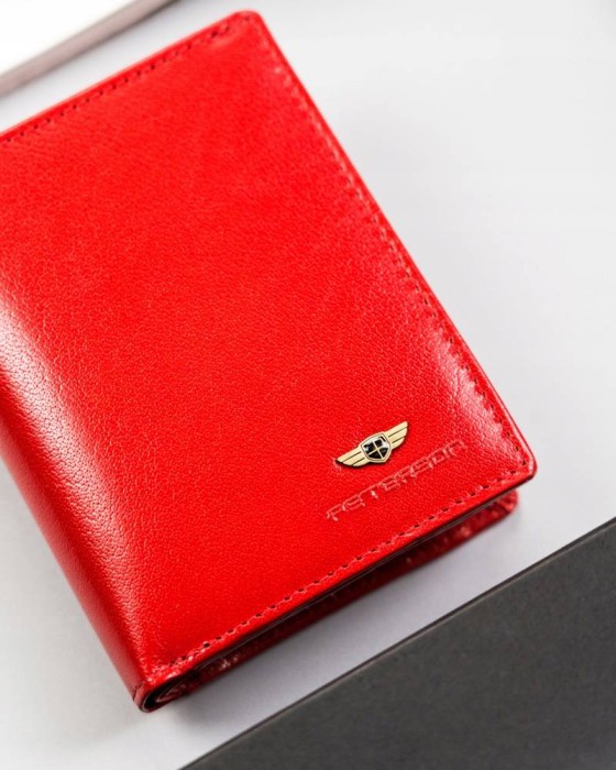 Skórzany portfel damski średnich rozmiarów — Peterson