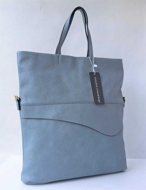 Niebieska torebka damska shopper – widok z boku, lekka i funkcjonalna