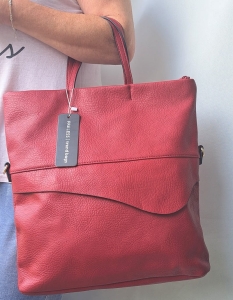 Czerwona shopperka damska z przednią kieszenią zapinaną na suwak