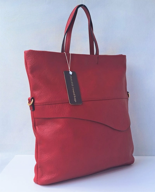 Czerwona torebka damska shopper – widok z boku, lekka i pojemna konstrukcja