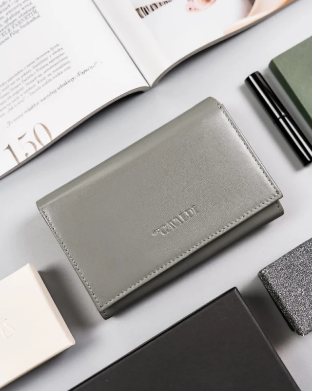 Duży portfel damski z bydlęcej skóry naturalnej - Szary