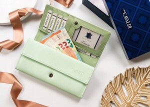 b9746a813351fcde7352af49a218683e