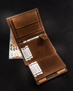 e4a96df6b5d4176a7899da3ee84aed43