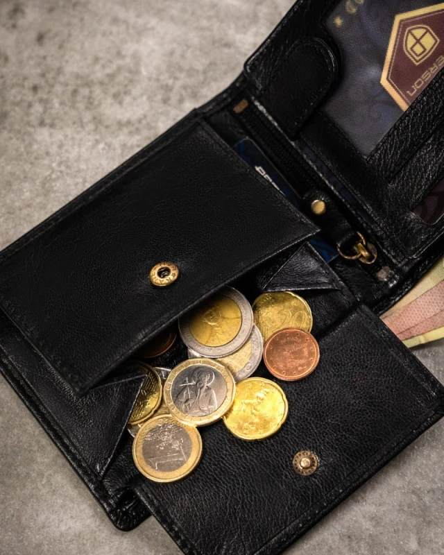 4aa6f9699fcdc4bd5b1e13d626eba047