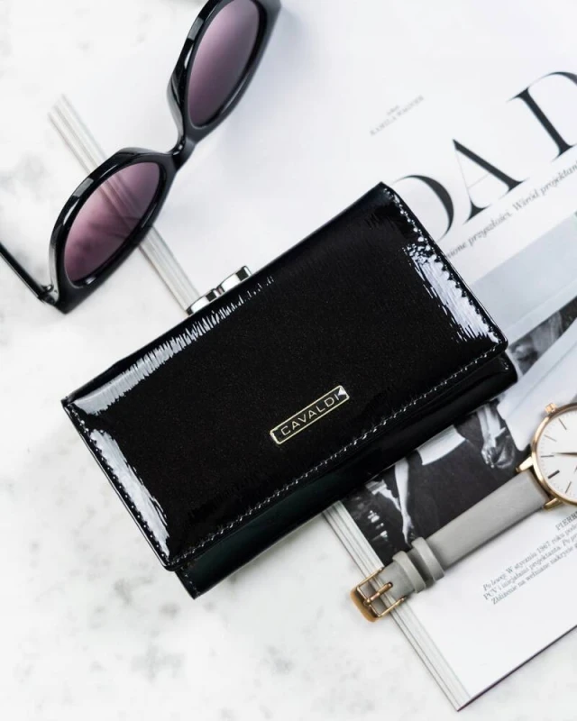 Duży portfel damski ze skóry naturalnej na bigiel i zatrzask