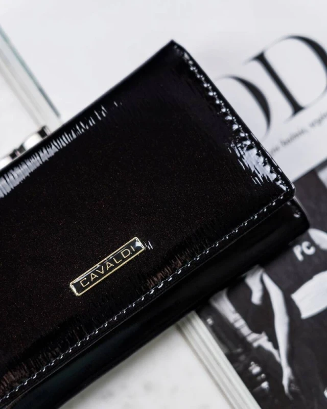 Duży portfel damski ze skóry naturalnej na bigiel i zatrzask