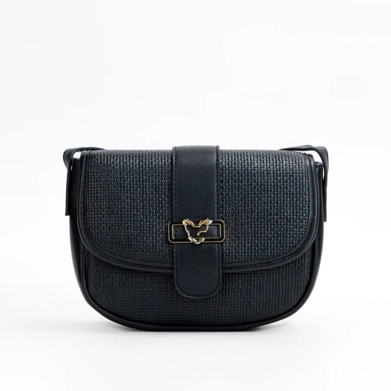 Czarna torebka listonoszka Femestage BAG1400 z regulowanym paskiem