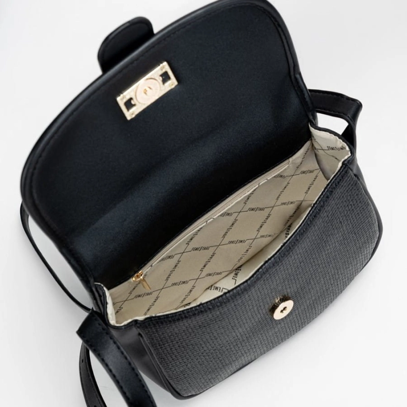 Zapięcie magnetyczne torebki damskiej Femestage BAG1400 – zbliżenie