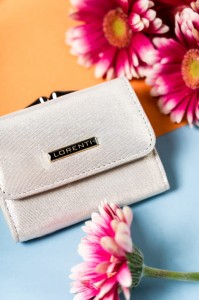 90bd9b59c3f9f9d7e3992679df1f3d5c