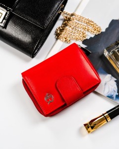 Mały portfel skórzany na zatrzask w czerwonym kolorze - Rovicky