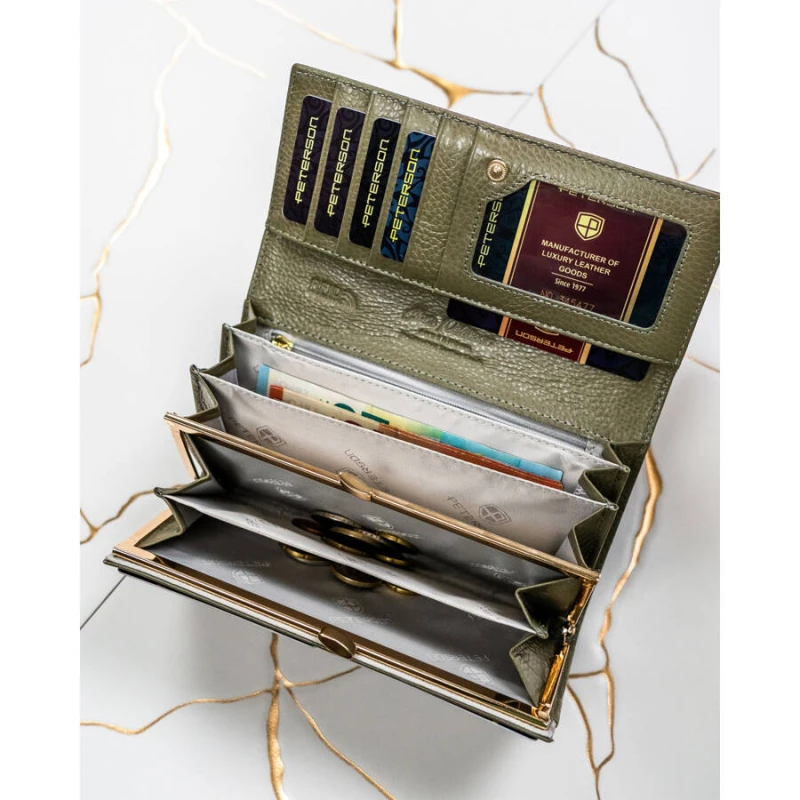 Przegrody na banknoty i dokumenty w portfelu