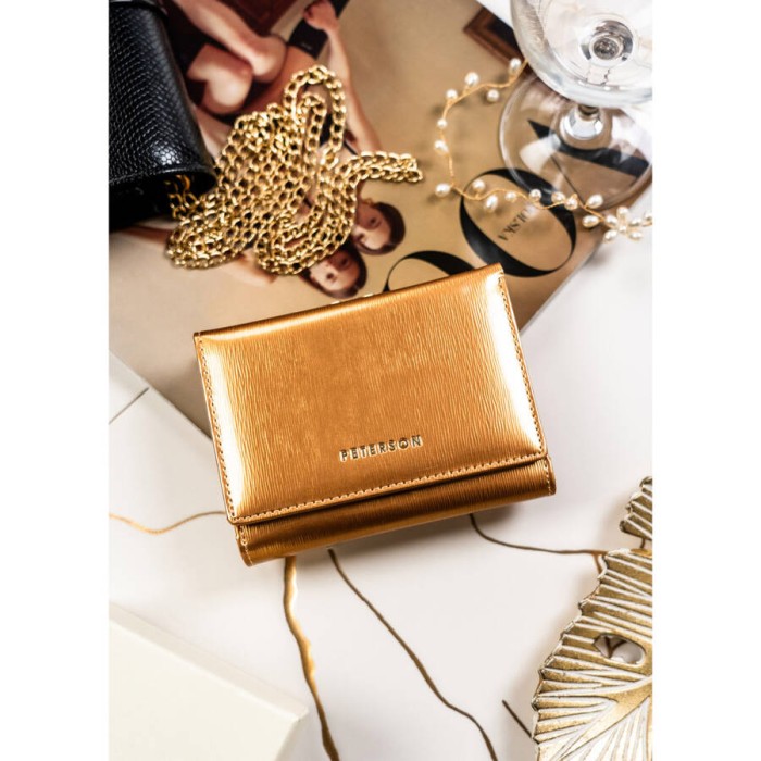 Modny portfel damski złoty z lakierowanej skóry naturalnej - Peterson