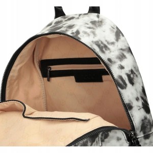 Wnętrze plecaka NOBO – jednokomorowy z trzema kieszonkami