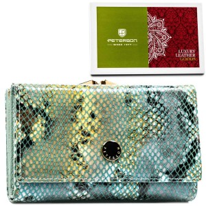 Średni portfel damski Peterson w kolorze niebieskim ze skóry naturalnej o wzorze skóry krokodyla.