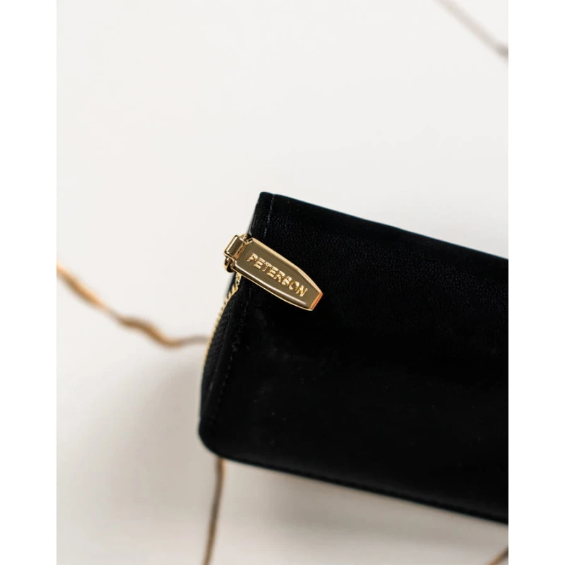 Mały portfel damski na zatrzask ze złotymi akcentami - Peterson