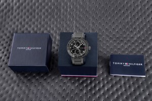 Zegarek Tommy Hilfiger Lorenzo 1792119 z oryginalnym pudełkiem – idealny na prezent.
