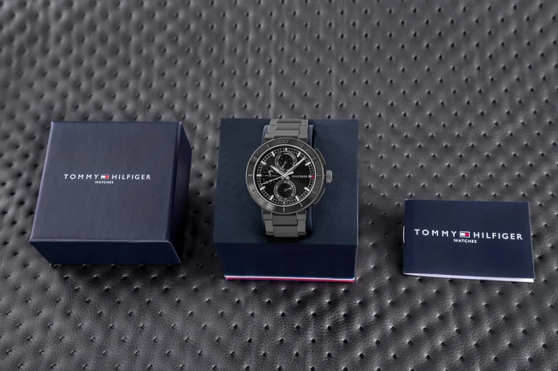 Zegarek Tommy Hilfiger Lorenzo 1792119 z oryginalnym pudełkiem – idealny na prezent.