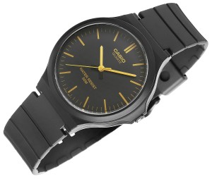 Bok koperty zegarka Casio MW-240-1E2VDF – lekka i ergonomiczna konstrukcja.