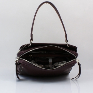 Ekskluzywny kuferek damski David Jones – wnętrze z komorami i kieszonkami