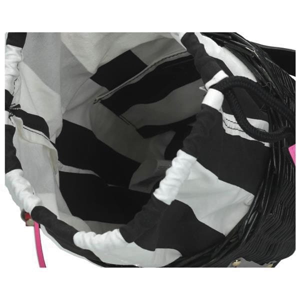 Wnętrze torebki NOBO czarnej koszyczek z ściąganą saszetką