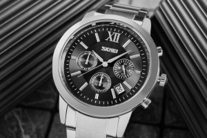 Zegarek męski Skmei 9097BK – sportowy model na czarnym tle.