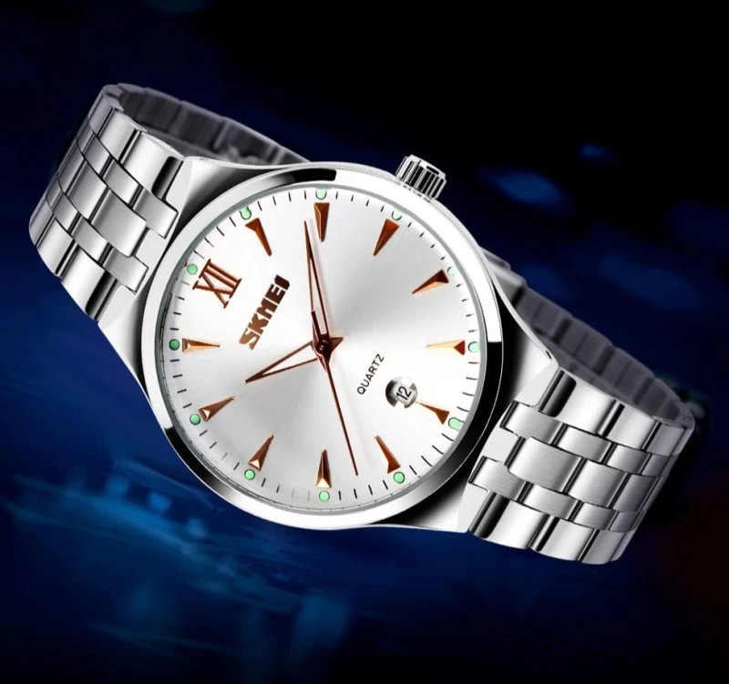 Srebrna koperta zegarka Skmei 9071GR-B z elegancką koronką.