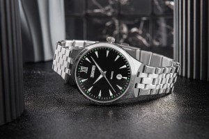 Tarcza zegarka Skmei 9071BK-B z srebrnymi i zielonymi indeksami.