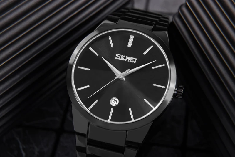 Czarna tarcza zegarka Skmei 9140BK – minimalistyczne wzornictwo.