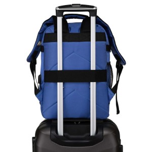 Podróżny plecak z wodoodpornego poliestru w niebieskim kolorze zawieszony na regulowanych szelkach - Peterson