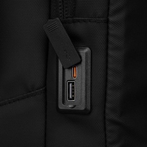 pol_pl_Czarny-plecak-podrozny-z-komora-prozniowa-i-portem-USB-Peterson-28792_7.jpg