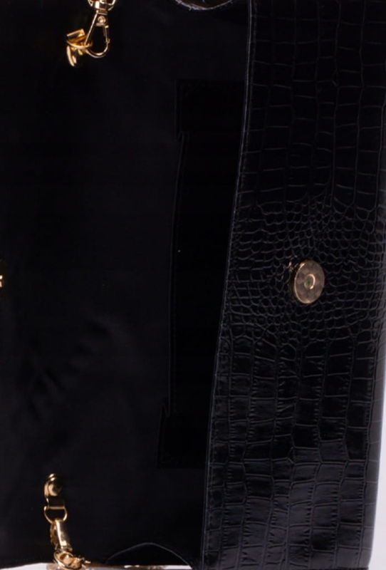 Czarna kopertówka Femestage z jedną kieszonką w środku