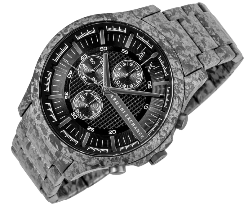 Zegarek Armani Exchange AX2462 na męskim nadgarstku.