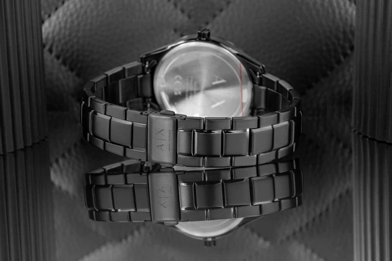 Segmentowa stalowa bransoleta zegarka Armani Exchange AX1867.
