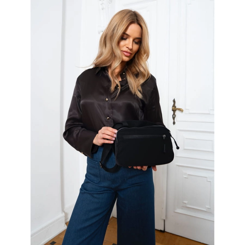 Codzienna listonoszka damska w czarnym kolorze z wytrzymałego poliestru - Peterson