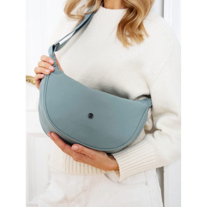 Jednokomorowa listonoszka damska zamykana na suwak, wykonana z poliestru w niebieskim kolorze - Peterson