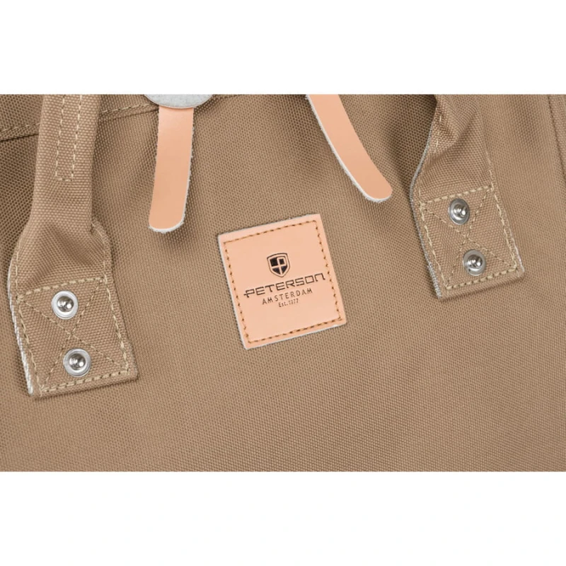Podróżny plecak damski z poliestru w ciemno-beżowym kolorze z kieszenią na laptopa - Peterson