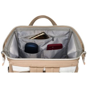 Podróżny plecak damski z poliestru w ciemno-beżowym kolorze z kieszenią na laptopa - Peterson
