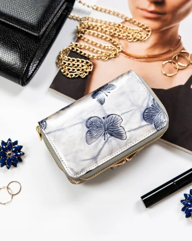 Portfel damski w orientacji pionowej ze skóry naturalnej - Peterson