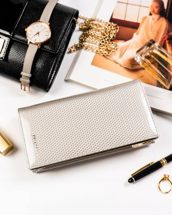 Portfel Peterson wyposażony w technologię RFID, chroniącą karty płatnicze przed skimmingiem.