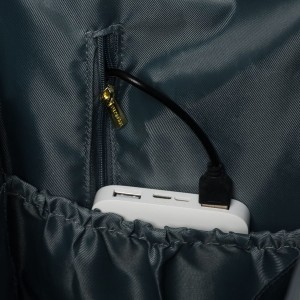 Duży plecak damski z poliestru w czarnym kolorze z miejscem na laptopa - Peterson