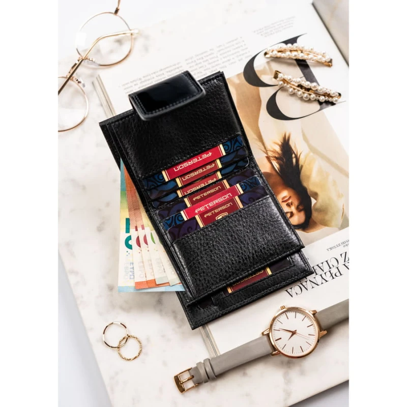 Mały portfel damski wykonany ze skóry naturalnej w czarno-złotym kolorze wyposażony w system RFID - Peterson