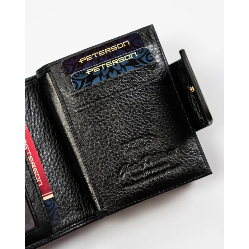 Mały portfel damski wykonany ze skóry naturalnej w czarno-złotym kolorze wyposażony w system RFID - Peterson