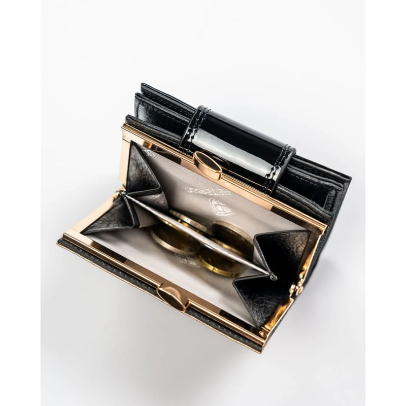 Mały portfel damski wykonany ze skóry naturalnej w czarno-złotym kolorze wyposażony w system RFID - Peterson