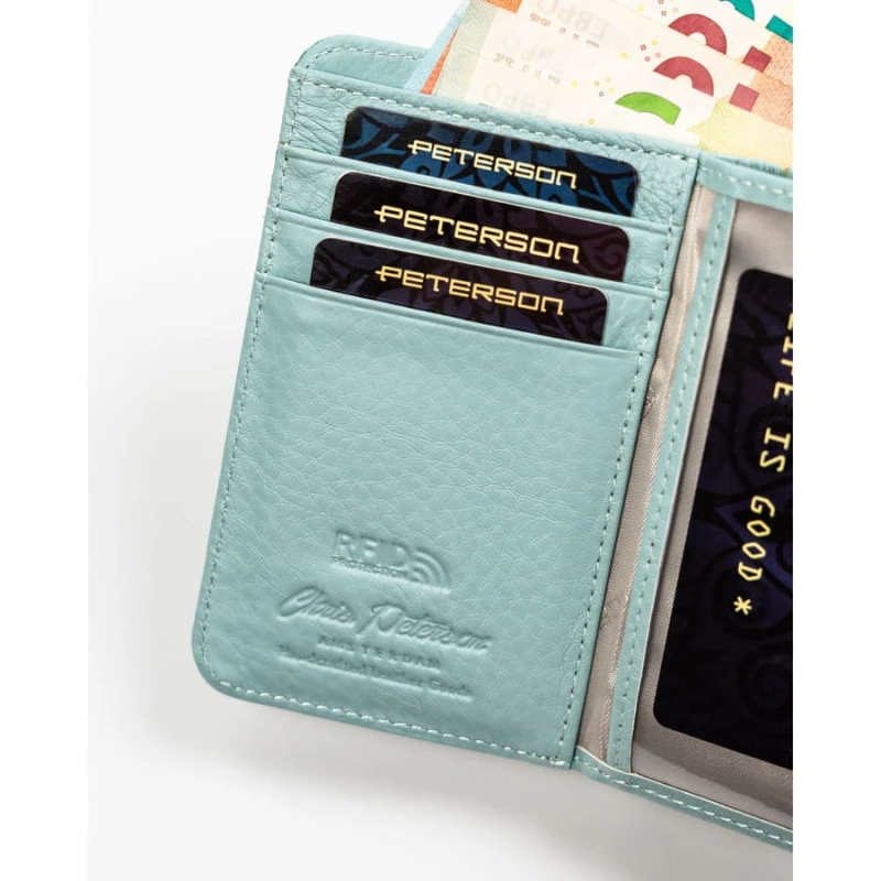 Średni portfel damski ze skóry naturalnej wyposażony w orientacji pionowej zamykany zatrzaskiem, biglem i suwakiem - Peterson